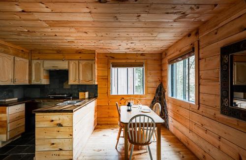 Bryson Chalet De Esquí | Chalets rustique - Érablière Momentum