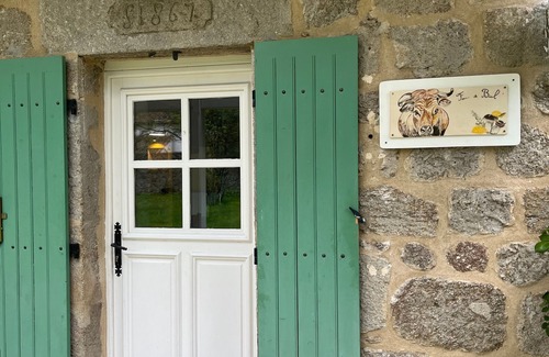 Saint-Pal-De-Mons Cabaña | Casa Rural Renovada con Actividades al Aire Libre, WiFi y Espacio para Teletrabajo
