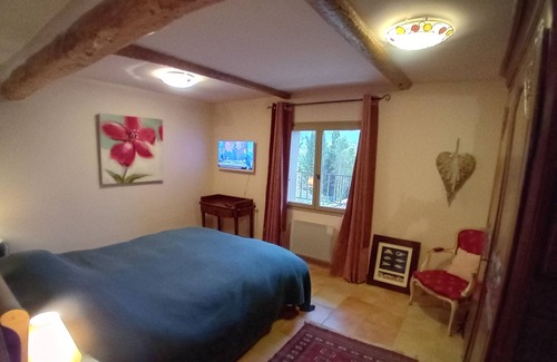 Saint-Chinian Casa | Chaleureuse Maison de Village Avec Jardin Attenant