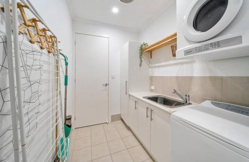 Glengowrie Casa | Chalfont Way @ Glengowrie - WiFi BBQ Family