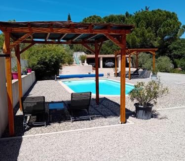 Saint-Maximin-la-Sainte-Baume Cama Y Desayuno | Chambres d'hôtes, B&B climatisées LA BORRELLIENNE