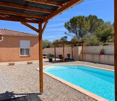 Saint-Maximin-la-Sainte-Baume Cama Y Desayuno | Chambres d'hôtes, B&B climatisées LA BORRELLIENNE