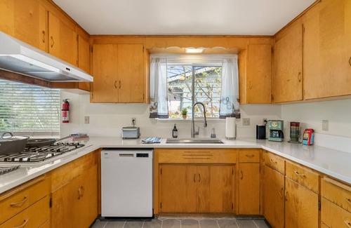 University Place Casa | Chambers Bay Golf House in University Place, WA