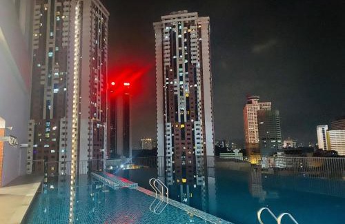 Pekeliling Apartamento | Chambers Residences ZFJ World