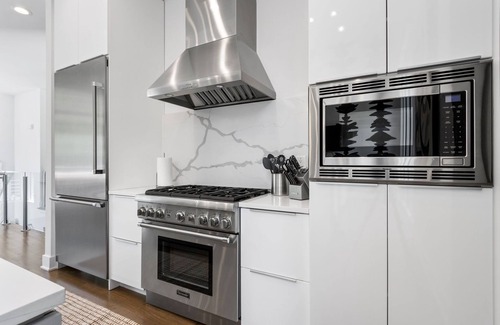 Lavista Park Casa | Chamblee's Modern Ultra Custom-built home
