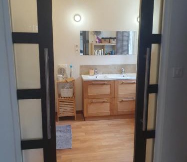 Saint-Martin-de-la-Brasque Casa | Chambre chez l'habitant avec piscine et cuisine d'été