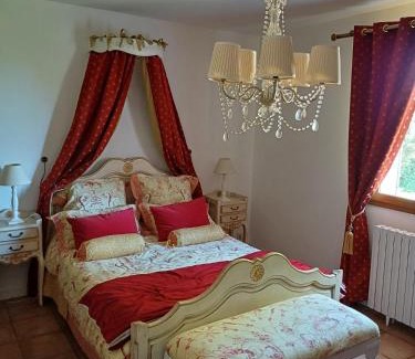 Saint-Saturnin-les-Avignon Cama Y Desayuno | Chambre d hôte Lavande "Au fond du jardin"