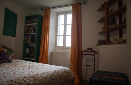 Aurignac Cama Y Desayuno | Chambre à la Ferme BANZAÏ - Face aux Pyrénées AURIGNAC
