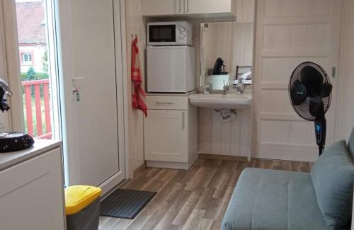 Noyers Cama Y Desayuno | Chambre élégante, calme et adaptée PMR avec Wi-Fi, climatisation, parking et table d'hôtes - FR-1-590-266