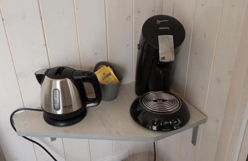 Noyers Cama Y Desayuno | Chambre élégante, calme et adaptée PMR avec Wi-Fi, climatisation, parking et table d'hôtes - FR-1-590-266
