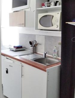 Bascule - Oratoire Casa | Chambre 1 PERSONNE et STUDIO 1 personne Avec Entrée Libre et Salle de Bain Privée