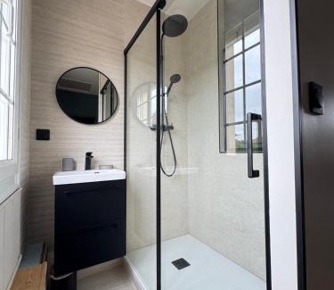 Roeze-sur-Sarthe Casa | Chambre 25m2 petit déjeuner en option
