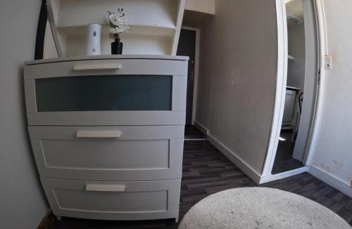 Bobigny Casa | Chambre 3 lits pour 6 personnes métro 5