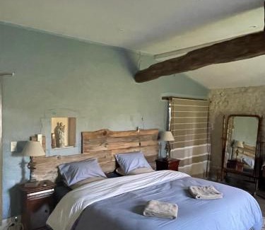 Bardenac Casa | Chambre 35 m2 spacieuse calme avec piscine Sud Charente