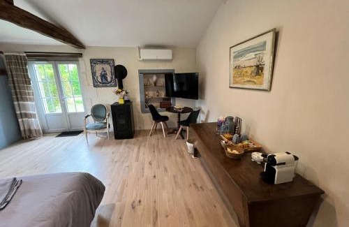 Bardenac Casa | Chambre 35 m2 spacieuse calme avec piscine Sud Charente