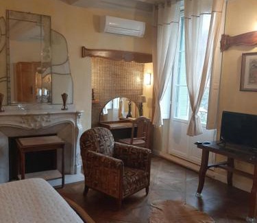 Moux Cama Y Desayuno | Chambre Art Déco