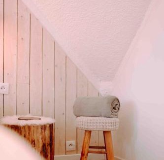 Gesves Casa | Chambre avec jacuzzi ou Chalets dans les bois