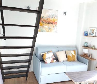 Rueil-Malmaison Casa | Chambre avec mezzanine dans une maison d'artiste