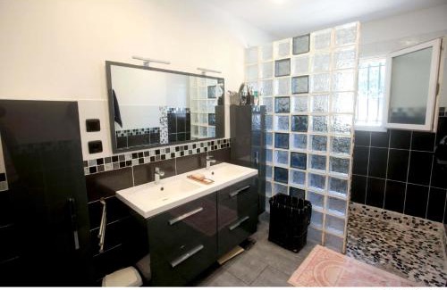 Saint-Gilles Casa | chambre avec spa, fitness et petit dejeuner