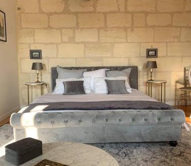 Lugon-et-l'ile-du-Carney Cama Y Desayuno | Chambre Bordeaux, piscine et spa