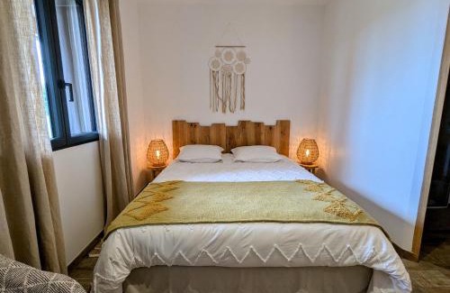 Faverolles Cama Y Desayuno | Chambre Bohème avec piscine chauffée et Wi-Fi gratuit - FR-1-591-704