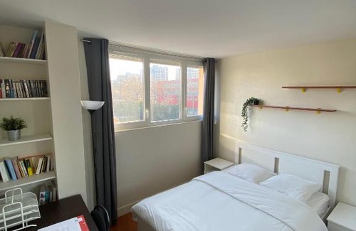 Massy Casa | Chambre calme (Mars) - proche Paris et TGV