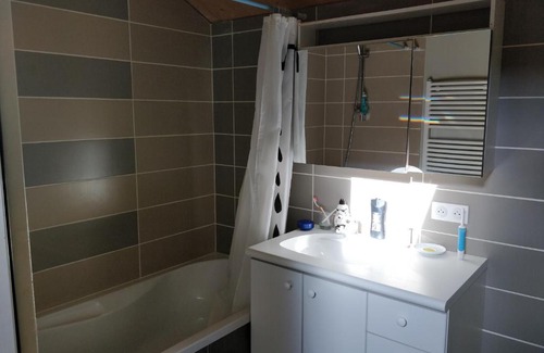 Saint-Denis-les-Bourg Cama Y Desayuno | Chambre Chaleureuse chez l'habitant