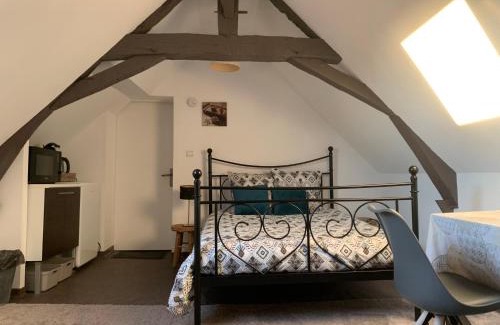La Menitre Apartamento | Chambre chaleureuse avec accès indépendant et sanitaires indépendants