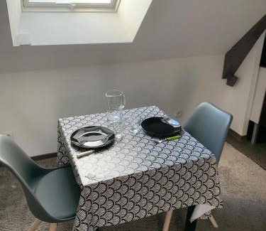 La Menitre Apartamento | Chambre chaleureuse avec accès indépendant et sanitaires indépendants
