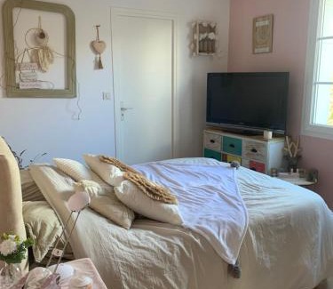 Yvre-l'Eveque Casa | Chambre chaleureuse prox circuit