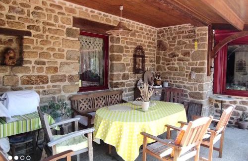 Les Portes du Coglais Cama Y Desayuno | Chambre chez l'habitant