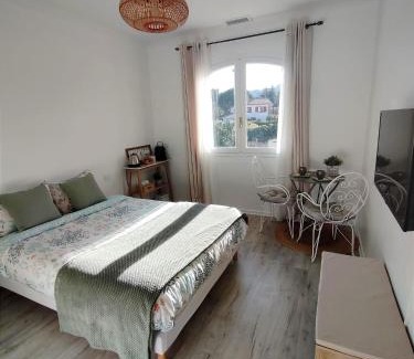 Laroque-des-Alberes Casa | Chambre climatisée entre mer et montagne, avec SDB et WC privatifs