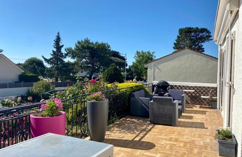 Saint-Michel-Chef-Chef Cama Y Desayuno | Chambre cosy RDC avec véranda, jardin privé et wifi, proche plage – Saint-Michel-Chef-Chef - FR-1-306-1256