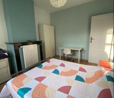 Collignon Casa | Chambre confortable lits double schaarbeek premier étage
