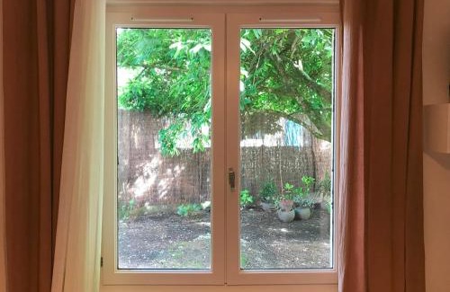 Oloron-Sainte-Marie Cama Y Desayuno | Chambre d'hôtes 'Sous le magnolia'