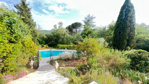 Bagnols-en-Foret Cama Y Desayuno | Chambre d'Hôte Charme et nature Provence