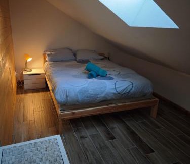 Les Claux Cama Y Desayuno | Chambre d'hôte chez Thibault à proximité des pistes 200 M départ depuis le Fournet et nombreux itinéraires de randonnées au pied de l'immeuble