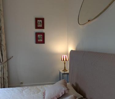 Saint-Aubin-Epinay Cama Y Desayuno | Chambre d'hôte - petit château à la campagne