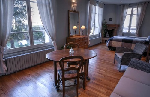 Bois-le-Roi Cama Y Desayuno | Chambre d'hôte La Bacotterie