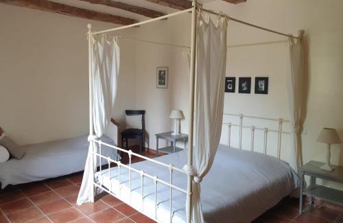 Conne-de-Labarde Casa | Chambre d'hôte "La Pierre" Domaine de Fonpeyroune