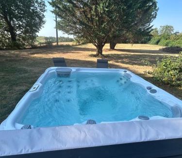 Salvagnac Cama Y Desayuno | Chambre d'hôte Mélusine - Spa Illimité - Nature - Les Fées des Chênes