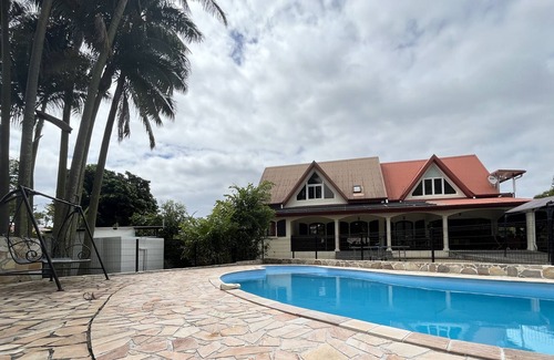 Sainte-Anne Cama Y Desayuno | Chambre d'hôtes à la Villa Lyse avec piscine