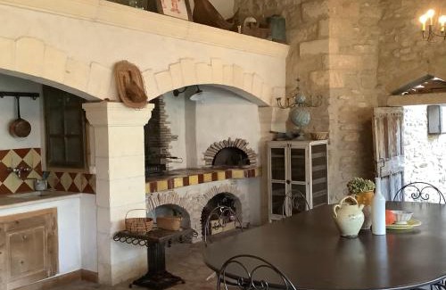 Collias Cama Y Desayuno | Chambre d'hôtes "Commanderie"