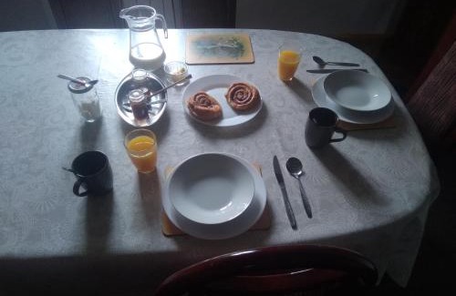Arrenes Cama Y Desayuno | Chambre d'hôtes de puy faucher