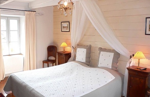 Bessuejouls Casa | Ivoirine bed and breakfast