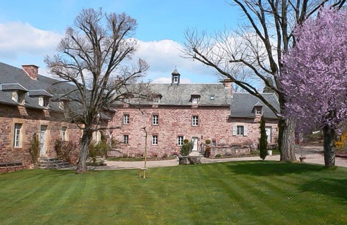 Bessuejouls Casa | Ivoirine bed and breakfast