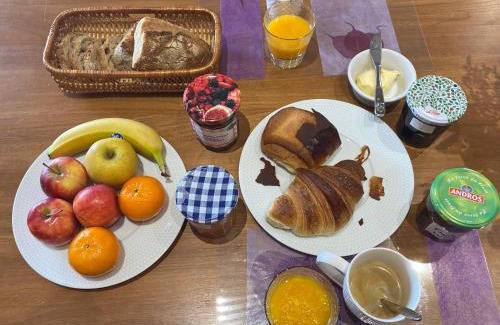 Olemps Cama Y Desayuno | Chambre d'hôtes Les Grillons