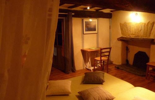 Les Fougerets Cama Y Desayuno | Chambre d'hôtes Saint Jacob Relais de Chasse du XVIII Siècle