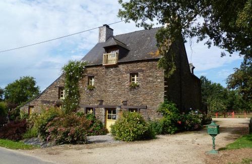 Les Fougerets Cama Y Desayuno | Chambre d'hôtes Saint Jacob Relais de Chasse du XVIII Siècle