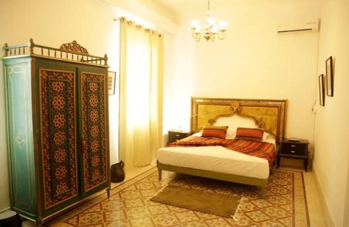 Jeanne d'Arc Cama Y Desayuno | Chambre D'hôtes "villa Les Palmes" / Suite Nana